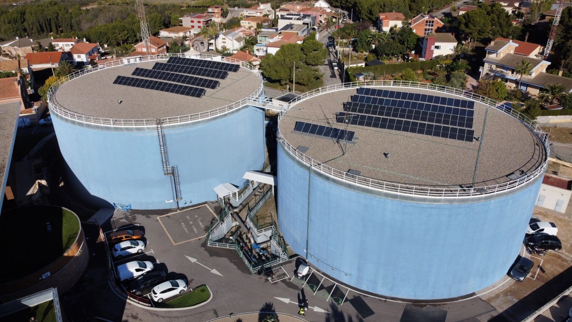 COMPROMISO CON EL MEDIO AMBIENTE: ENERGÍA RENOVABLE Y EFICIENCIA DEL SERVICIO 